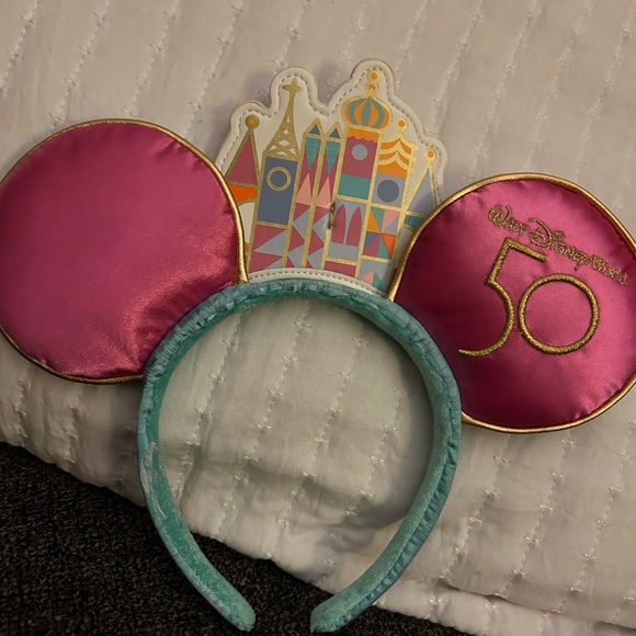 It’s A Small World Loungefly Trio - Picture 3 of 16